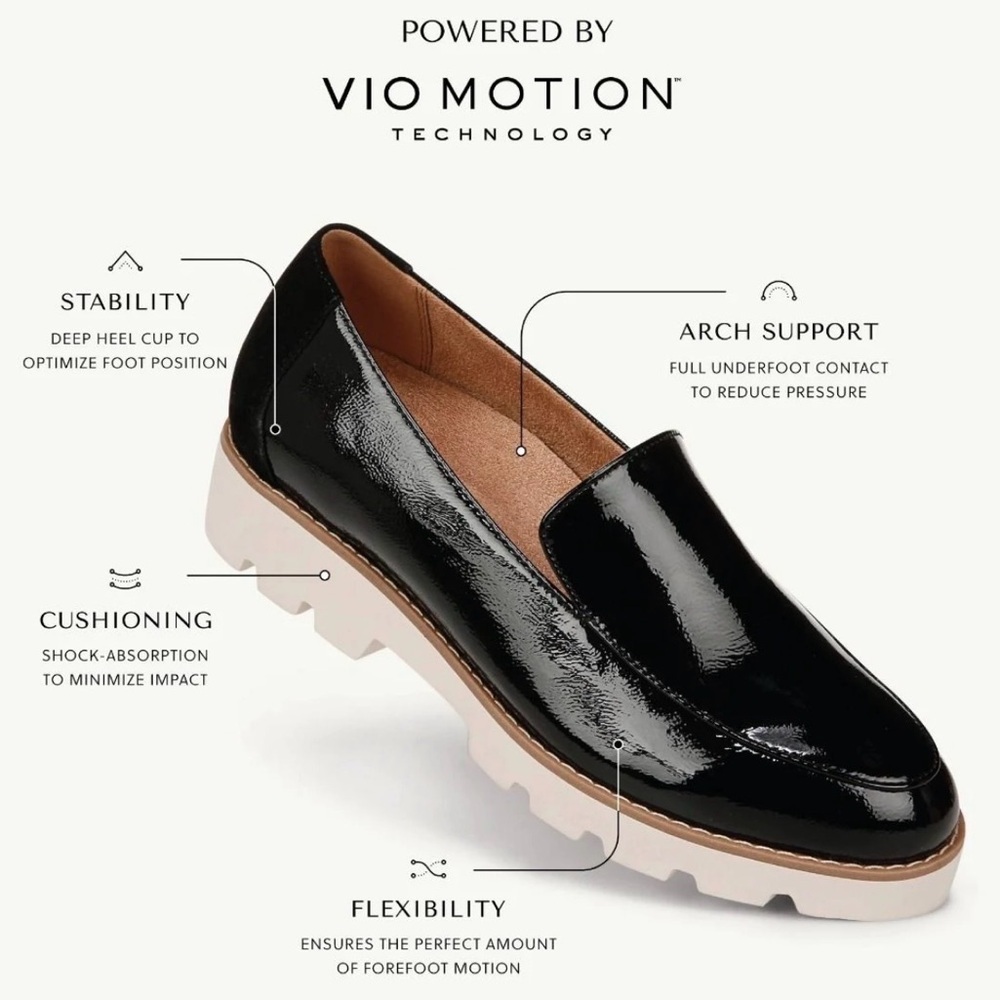 Vionic Women's Kensley Loafers in Black Crinkle Patent Leather. Size 10